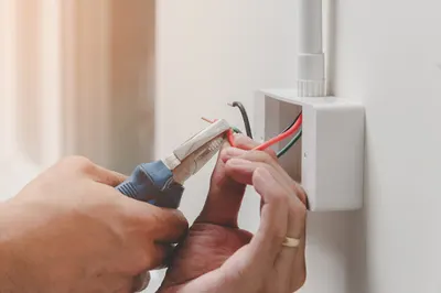 KUBAJ Krzysztof Janiel. Instalacje elektryczne